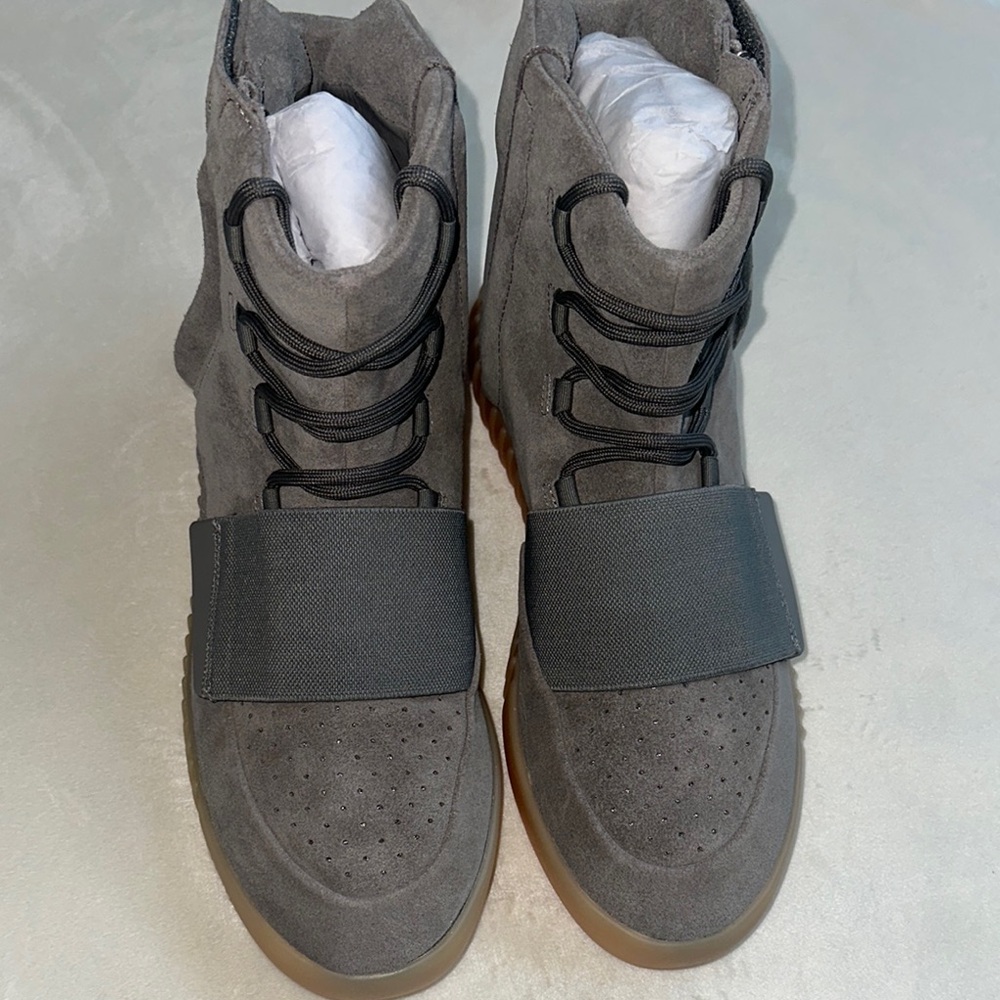 BRAND NEW Gray Yeezy BOOST 750 Grey Gum High-Top Men's Sneakers